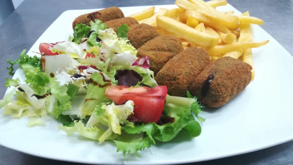 plato de croquetas