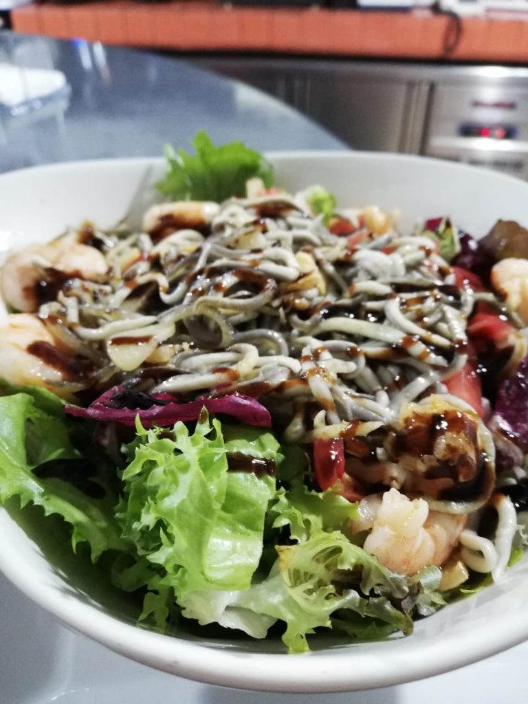 ensalada de gulas