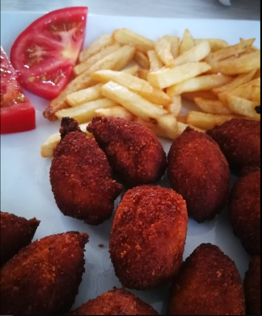 plato de croquetas caseras